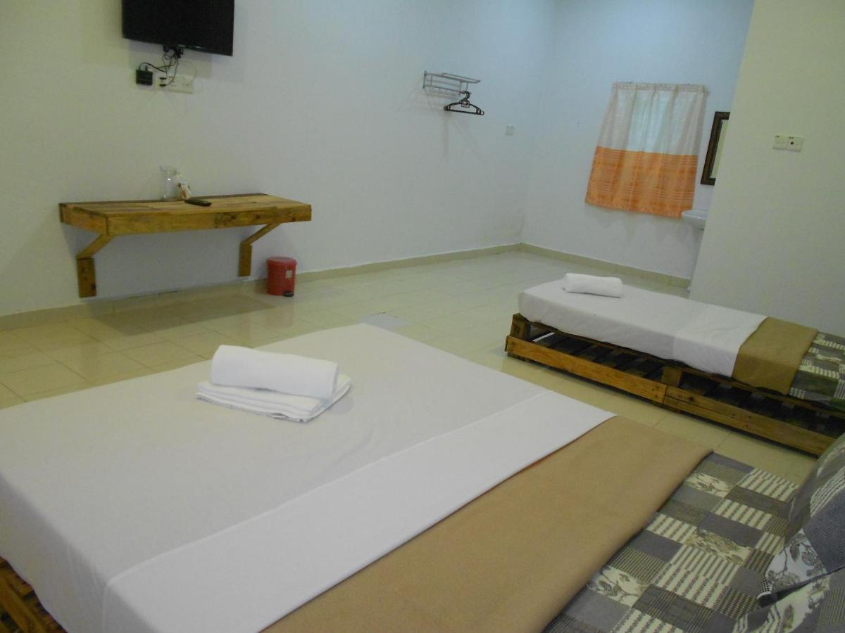 פנתאי צנאנג Perintis Motel Cenang מראה חיצוני תמונה